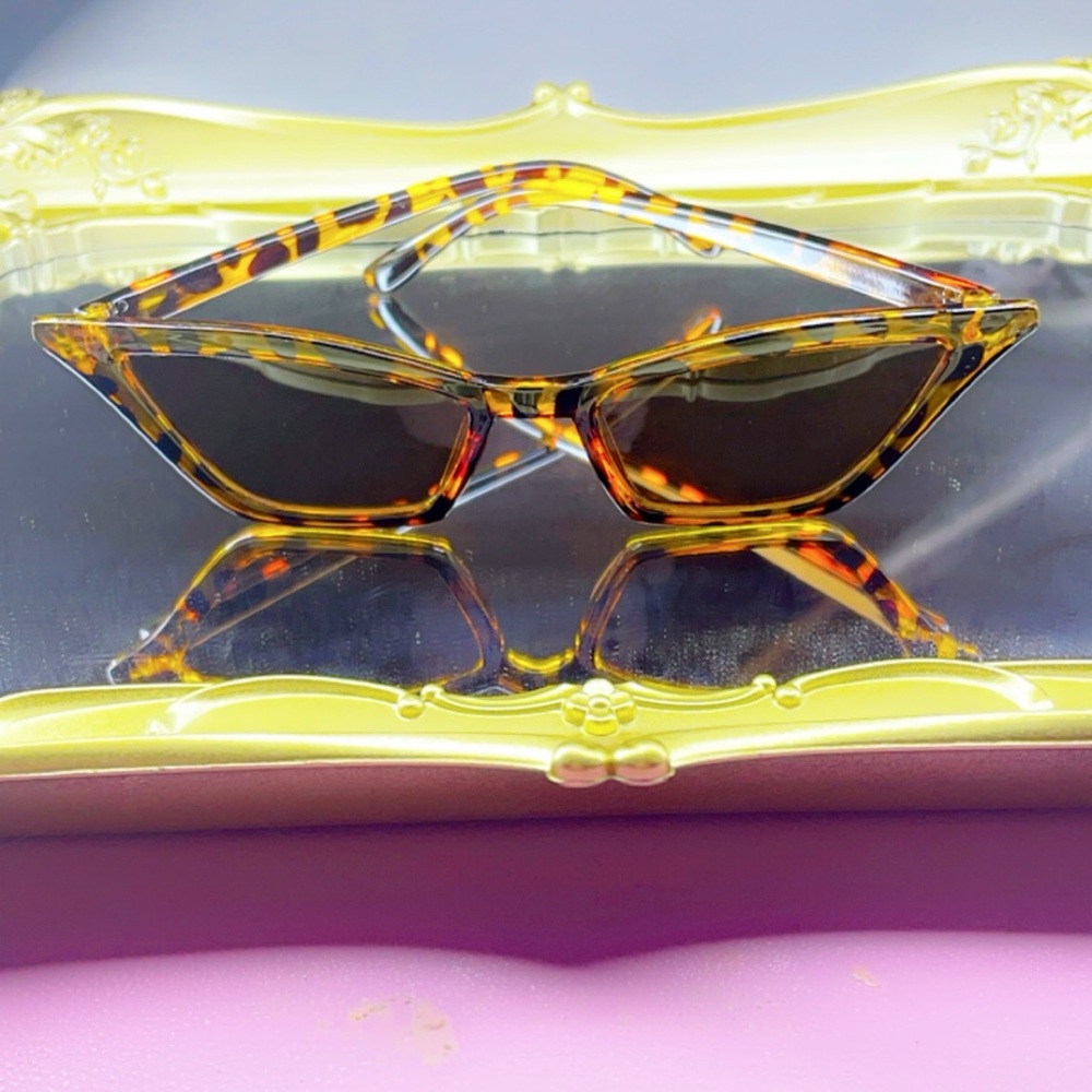 Tortoise Shell Cat-Eye Sunglasses